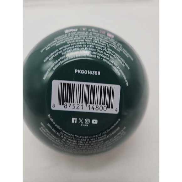 2025 Topps Holiday Baseball Collector’s Tin (59 Cards) | MLB Factory Sealed - Picture 6 of 8